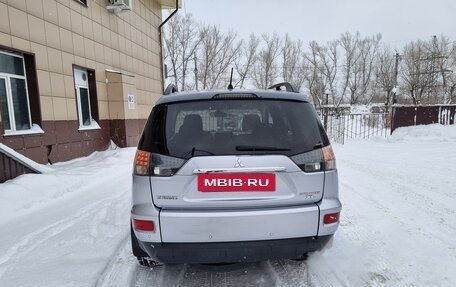 Mitsubishi Outlander III рестайлинг 3, 2011 год, 1 650 000 рублей, 2 фотография