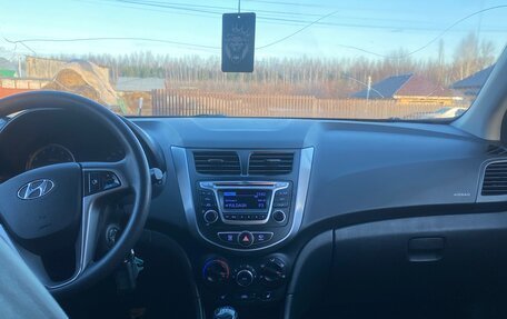 Hyundai Solaris II рестайлинг, 2015 год, 660 000 рублей, 8 фотография