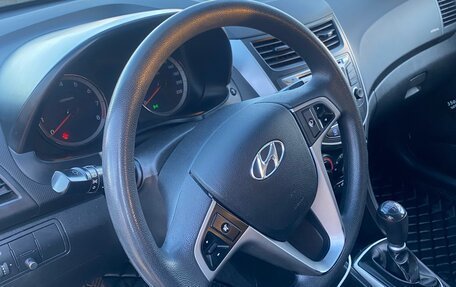 Hyundai Solaris II рестайлинг, 2015 год, 660 000 рублей, 11 фотография