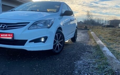 Hyundai Solaris II рестайлинг, 2015 год, 660 000 рублей, 3 фотография