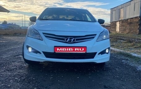 Hyundai Solaris II рестайлинг, 2015 год, 660 000 рублей, 2 фотография