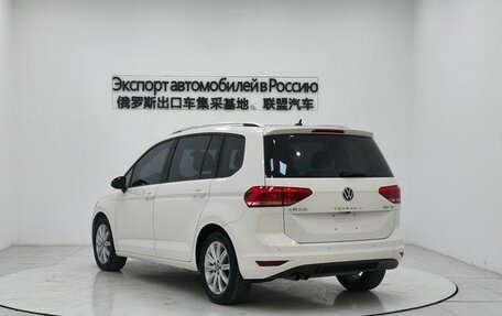 Volkswagen Touran III, 2022 год, 1 720 000 рублей, 4 фотография