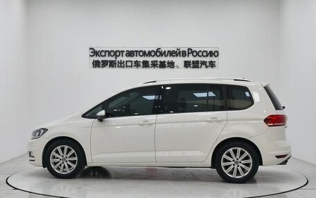 Volkswagen Touran III, 2022 год, 1 720 000 рублей, 3 фотография