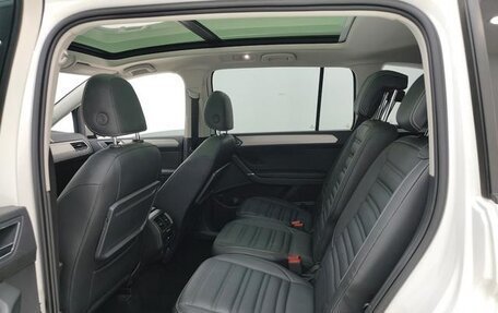 Volkswagen Touran III, 2022 год, 1 720 000 рублей, 8 фотография