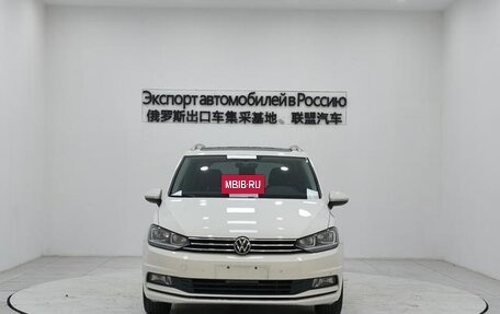 Volkswagen Touran III, 2022 год, 1 720 000 рублей, 2 фотография