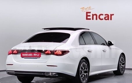 Mercedes-Benz E-Класс, 2024 год, 5 070 000 рублей, 2 фотография