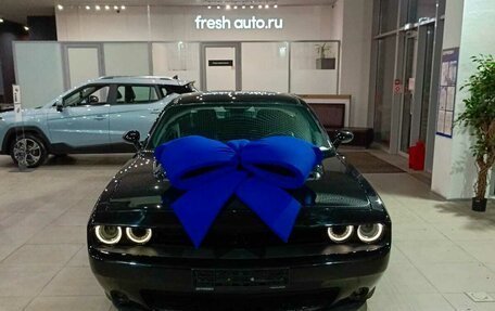 Dodge Challenger III рестайлинг 2, 2018 год, 3 200 000 рублей, 12 фотография