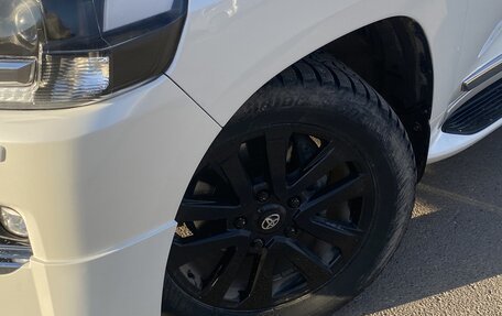 Toyota Land Cruiser 200, 2020 год, 6 750 000 рублей, 5 фотография