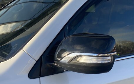 Toyota Land Cruiser 200, 2020 год, 6 750 000 рублей, 3 фотография