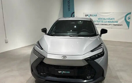 Toyota C-HR, 2025 год, 4 200 000 рублей, 1 фотография