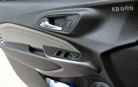 Chevrolet Trax, 2023 год, 1 750 000 рублей, 13 фотография