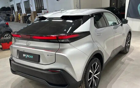 Toyota C-HR, 2025 год, 4 200 000 рублей, 4 фотография