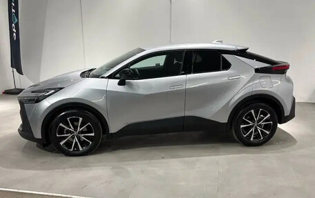 Toyota C-HR, 2025 год, 4 200 000 рублей, 9 фотография