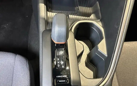 Toyota C-HR, 2025 год, 4 200 000 рублей, 11 фотография