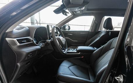 Toyota Highlander, 2025 год, 6 190 000 рублей, 9 фотография