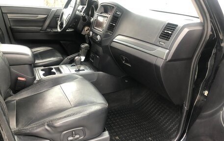 Mitsubishi Pajero IV, 2010 год, 1 830 000 рублей, 9 фотография