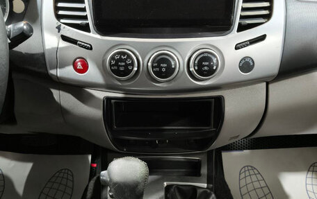 Mitsubishi L200 IV рестайлинг, 2012 год, 1 300 000 рублей, 13 фотография