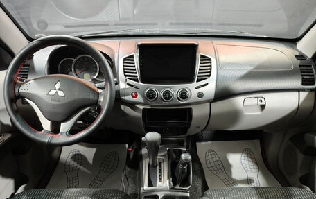 Mitsubishi L200 IV рестайлинг, 2012 год, 1 300 000 рублей, 10 фотография