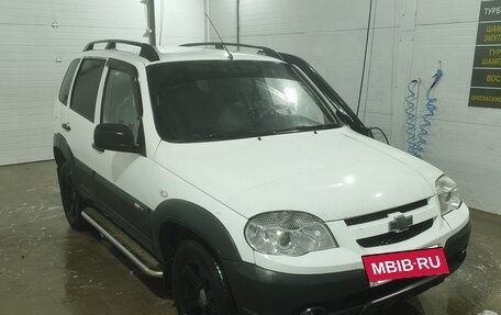 Chevrolet Niva I рестайлинг, 2015 год, 495 000 рублей, 2 фотография