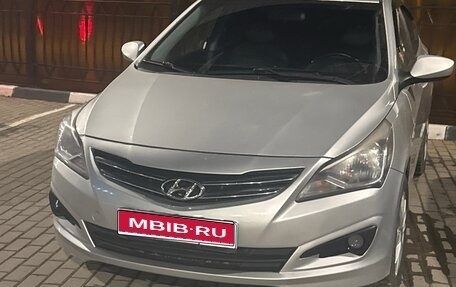Hyundai Solaris II рестайлинг, 2015 год, 780 000 рублей, 1 фотография