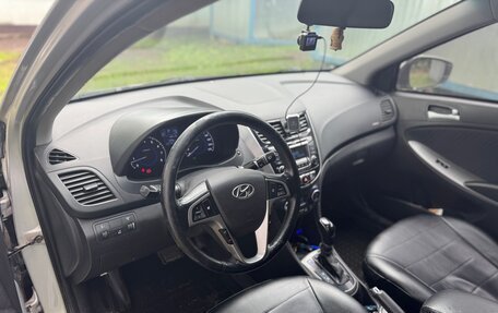 Hyundai Solaris II рестайлинг, 2015 год, 780 000 рублей, 4 фотография