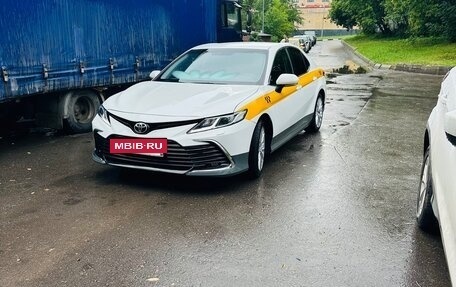 Toyota Camry, 2019 год, 1 700 000 рублей, 2 фотография