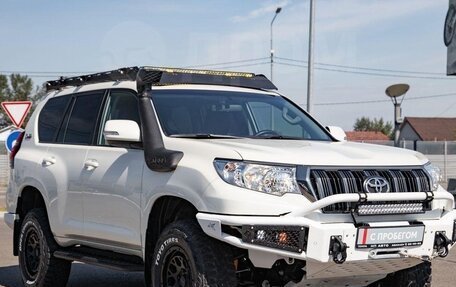 Toyota Land Cruiser Prado 150 рестайлинг 2, 2022 год, 8 200 000 рублей, 2 фотография