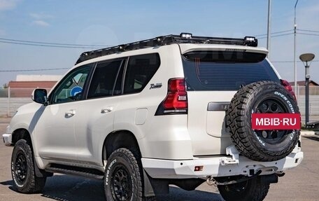 Toyota Land Cruiser Prado 150 рестайлинг 2, 2022 год, 8 200 000 рублей, 4 фотография