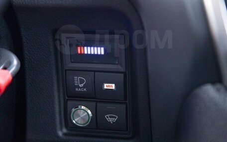 Toyota Land Cruiser Prado 150 рестайлинг 2, 2022 год, 8 200 000 рублей, 11 фотография