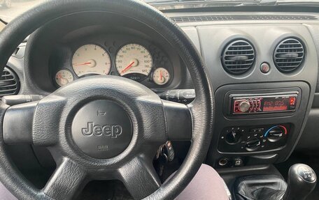 Jeep Liberty (North America) I, 2002 год, 490 000 рублей, 12 фотография