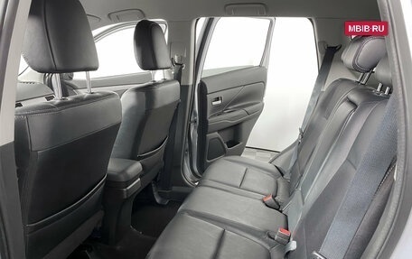 Mitsubishi Outlander III рестайлинг 3, 2012 год, 1 352 000 рублей, 14 фотография