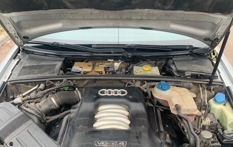 Audi A4, 2004 год, 550 000 рублей, 18 фотография