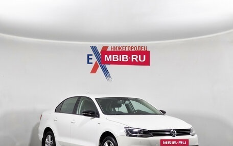 Volkswagen Jetta VI, 2013 год, 989 000 рублей, 2 фотография