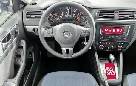 Volkswagen Jetta VI, 2013 год, 989 000 рублей, 10 фотография