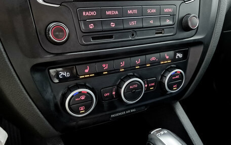 Volkswagen Jetta VI, 2013 год, 989 000 рублей, 14 фотография