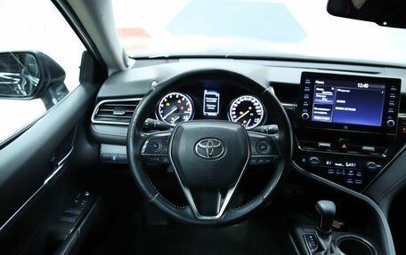 Toyota Camry, 2021 год, 2 690 000 рублей, 10 фотография