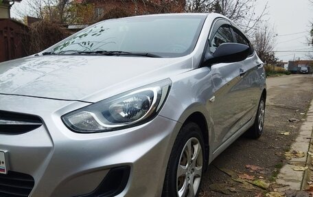 Hyundai Solaris II рестайлинг, 2011 год, 750 000 рублей, 9 фотография