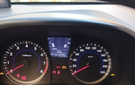 Hyundai Solaris II рестайлинг, 2011 год, 750 000 рублей, 14 фотография