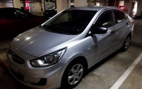 Hyundai Solaris II рестайлинг, 2011 год, 750 000 рублей, 19 фотография