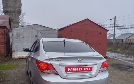 Hyundai Solaris II рестайлинг, 2012 год, 700 000 рублей, 5 фотография