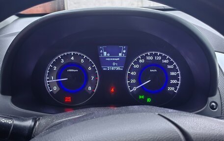 Hyundai Solaris II рестайлинг, 2012 год, 700 000 рублей, 13 фотография