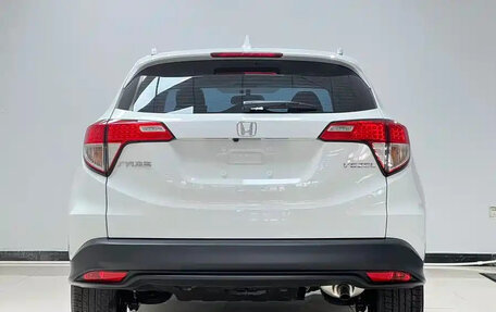 Honda Vezel, 2022 год, 1 550 000 рублей, 5 фотография