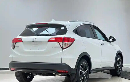 Honda Vezel, 2022 год, 1 550 000 рублей, 4 фотография
