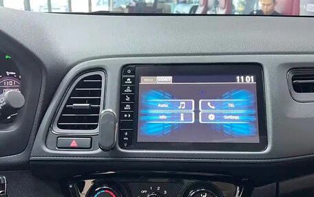 Honda Vezel, 2022 год, 1 550 000 рублей, 9 фотография