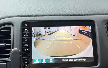 Honda Vezel, 2022 год, 1 550 000 рублей, 13 фотография