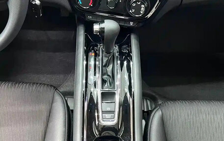 Honda Vezel, 2022 год, 1 550 000 рублей, 10 фотография