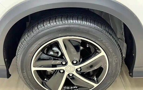 Honda Vezel, 2022 год, 1 550 000 рублей, 15 фотография