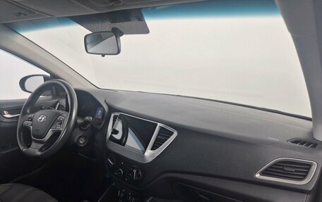 Hyundai Solaris II рестайлинг, 2018 год, 1 120 000 рублей, 10 фотография