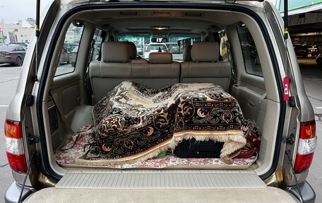 Toyota Land Cruiser 100 рестайлинг 2, 2007 год, 4 950 000 рублей, 27 фотография