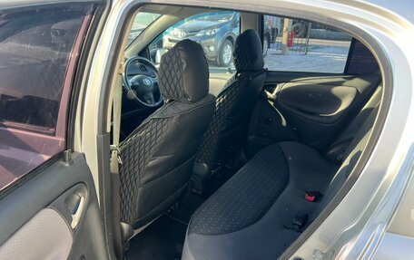 Toyota Vitz, 2004 год, 499 999 рублей, 18 фотография